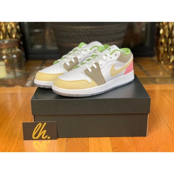 Size 7y Air Jordan 1 Low "Pastel" - Picture 2 of 5